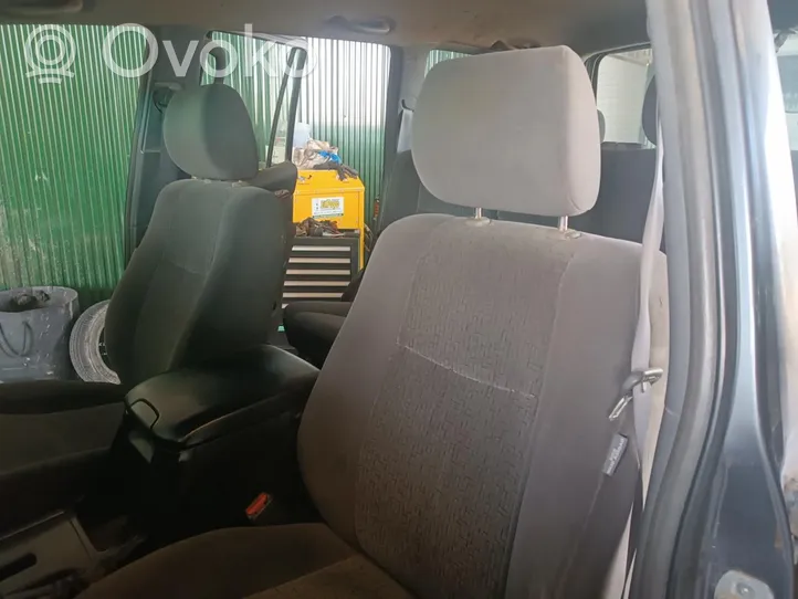 Toyota Land Cruiser (J120) Priekinė vairuotojo sėdynė 