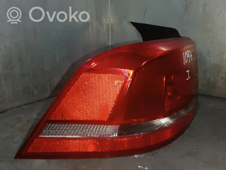 Volkswagen PASSAT Rear/tail lights 3AE945095F