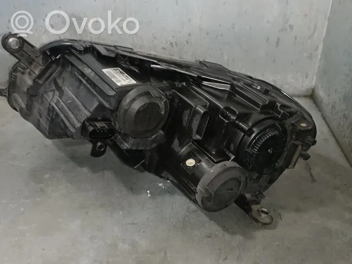 Volkswagen PASSAT Lampa przednia 3AB941006