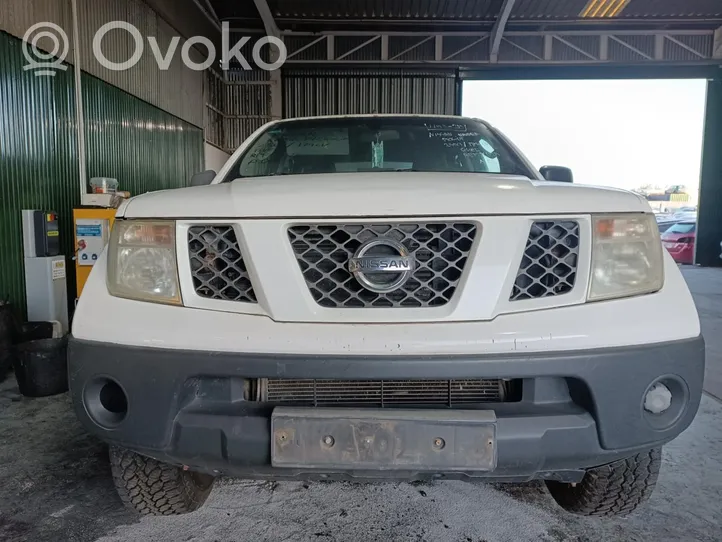 Nissan Navara Zderzak przedni 