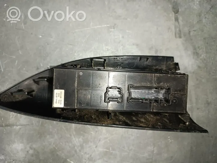 Nissan Juke I F15 Sähkötoimisen ikkunan ohjauskytkin 254011KA5E