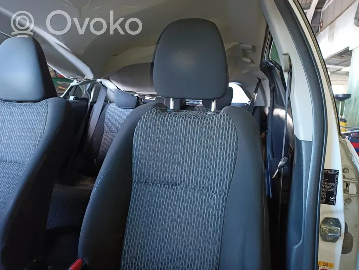 Toyota Yaris Fotel przedni kierowcy 