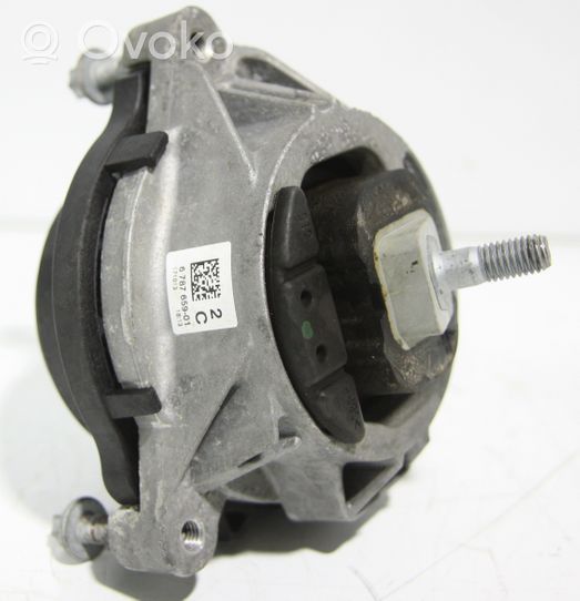 BMW 2 F22 F23 Soporte de montaje del motor 017506