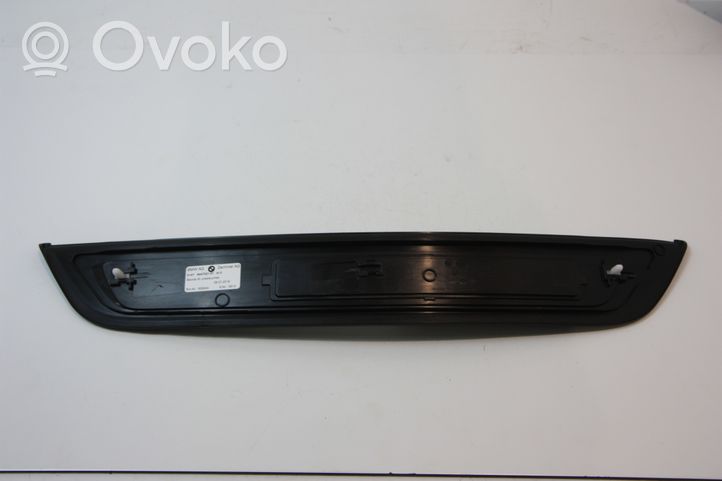 BMW 5 G30 G31 Etuoven kynnyksen suojalista 018393