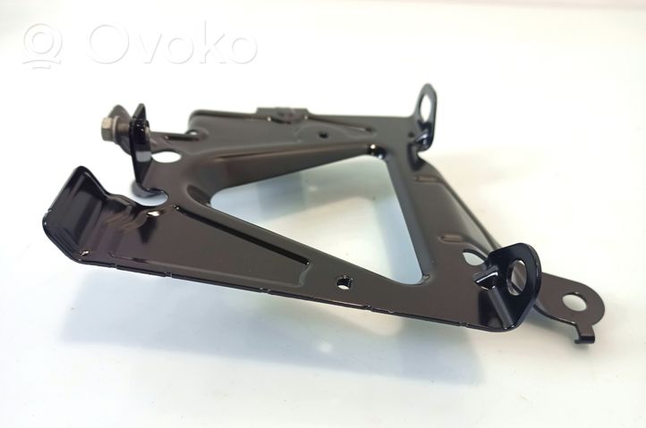 BMW 2 F22 F23 Garso stiprintuvo laikiklis 021861