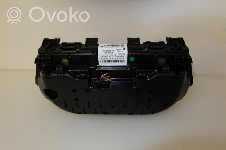 BMW 2 F46 Tachometras 000593