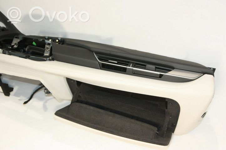 BMW i8 Panel de instrumentos K002061