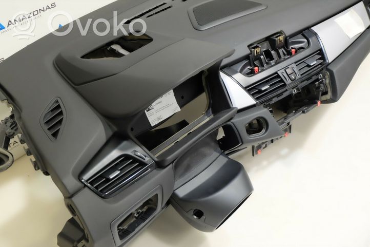 BMW 2 F45 Panelė 010341