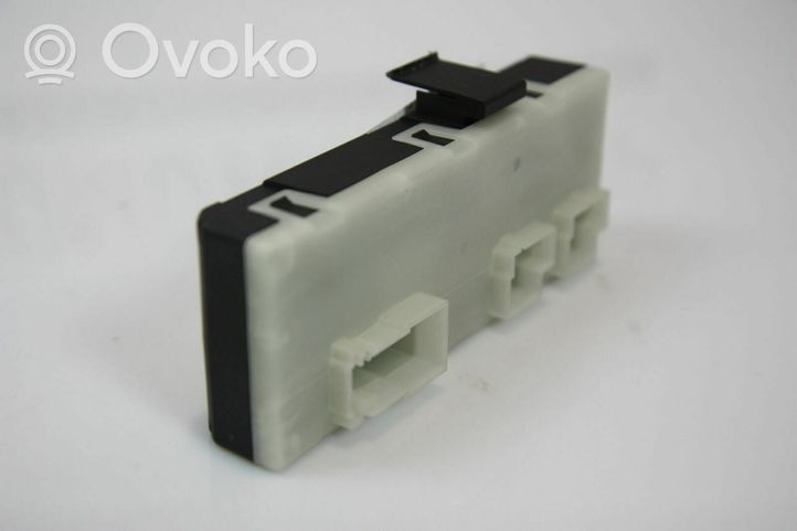 BMW 5 G30 G31 Centralina/modulo portellone/bagagliaio 012242