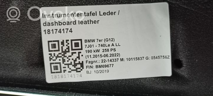 BMW 7 G11 G12 Deska rozdzielcza 026938