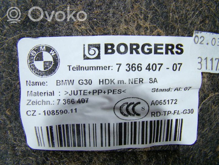 BMW 5 G30 G31 Poszycie / Tapicerka klapy tylnej bagażnika R009705