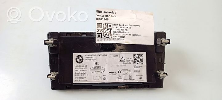 BMW 2 F44 Chargeur batterie (en option) 027445