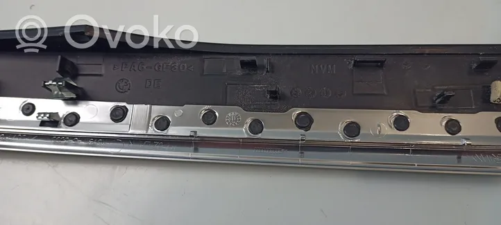 BMW 7 F01 F02 F03 F04 Takaoven lista (muoto) 027771