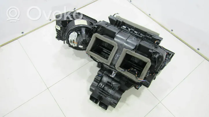 BMW X6 E71 Salono oro mazgo komplektas R00639