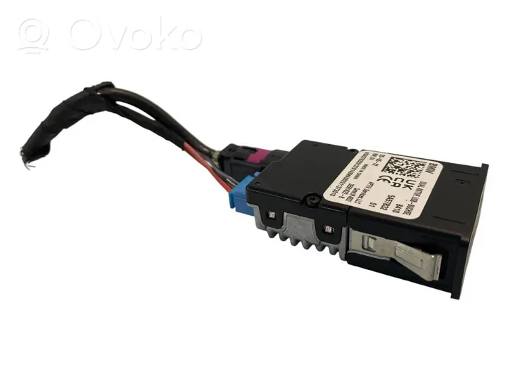 BMW 2 Active Tourer U06 Connettore plug in USB 5A57B32