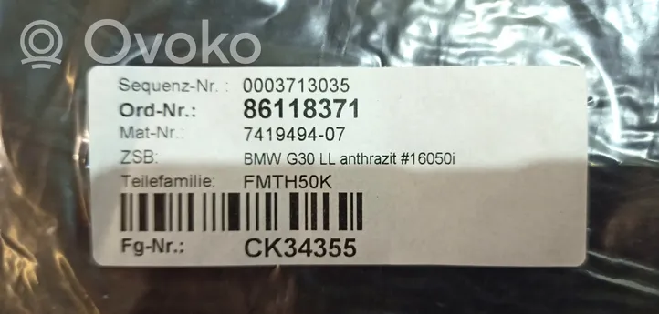 BMW 5 G30 G31 Dywanik samochodowy przedni 028211