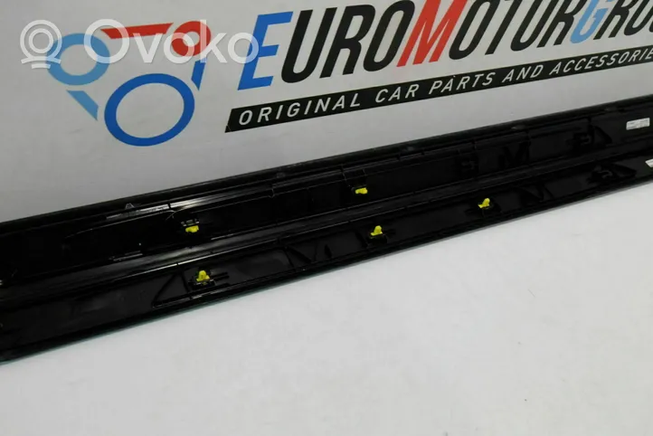 BMW 2 F22 F23 Front sill trim cover 004368