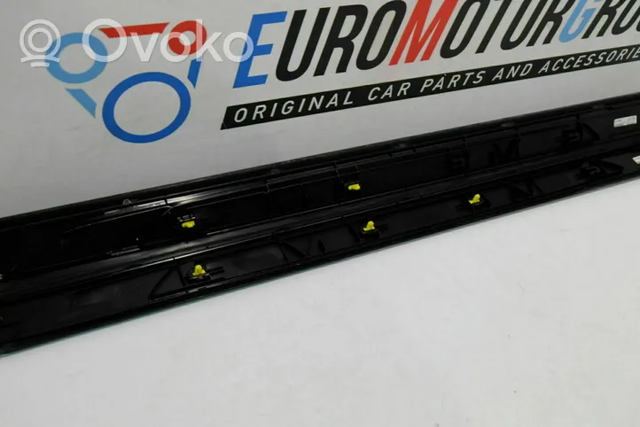 BMW 2 F22 F23 Etuoven kynnyksen suojalista 004368