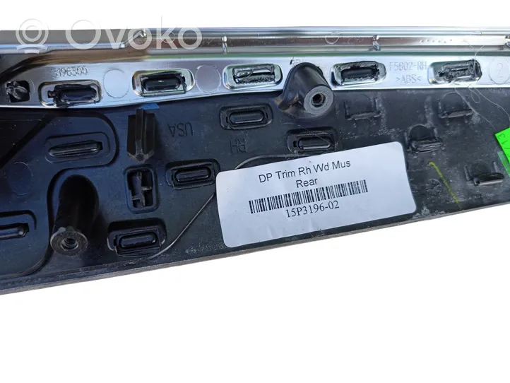 BMW X5 F15 Takaoven lista (muoto) 029047