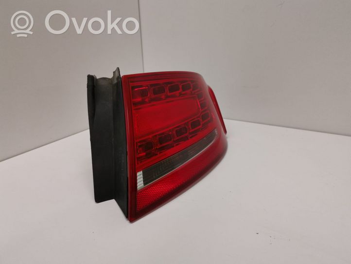 Audi A4 S4 B8 8K Lampy tylnej klapy bagażnika 8K5945094B