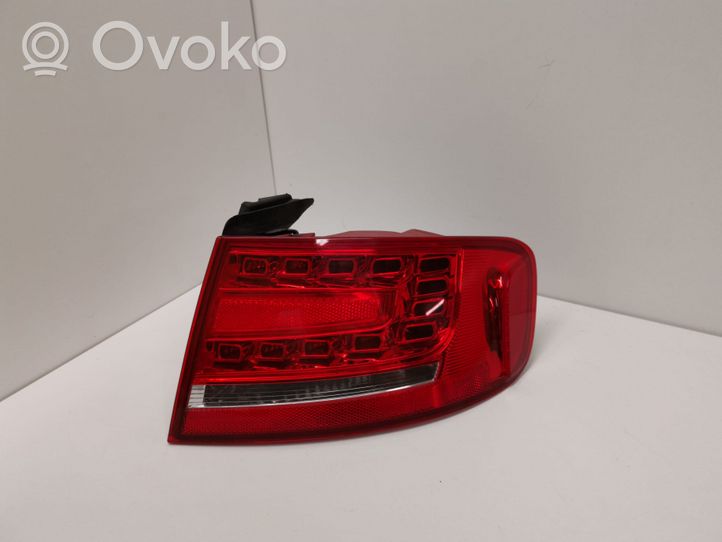Audi A4 S4 B8 8K Lampy tylnej klapy bagażnika 8K5945094B