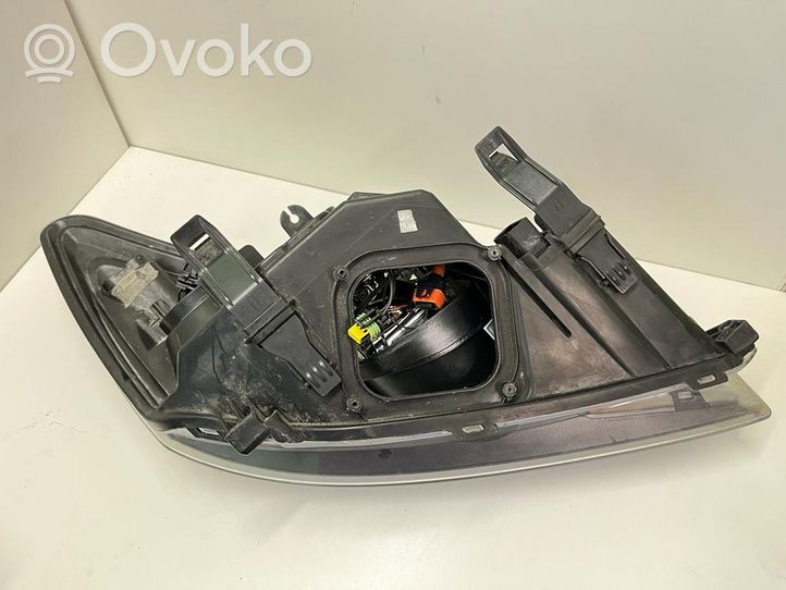 Ford Focus Lampa przednia 8M5113D155CD