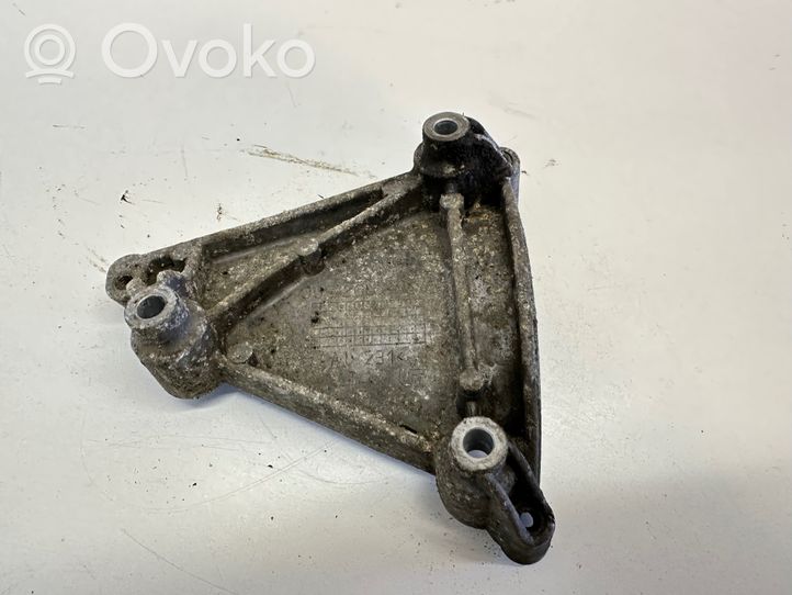 Audi A6 S6 C6 4F Staffa di montaggio del compressore dell’A/C 06e260835c