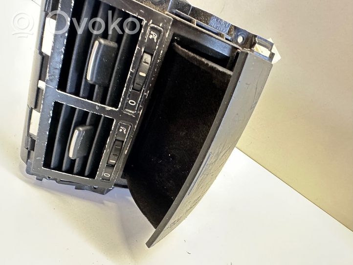 Volkswagen Touareg I Grille d'aération arrière 7L6819203C