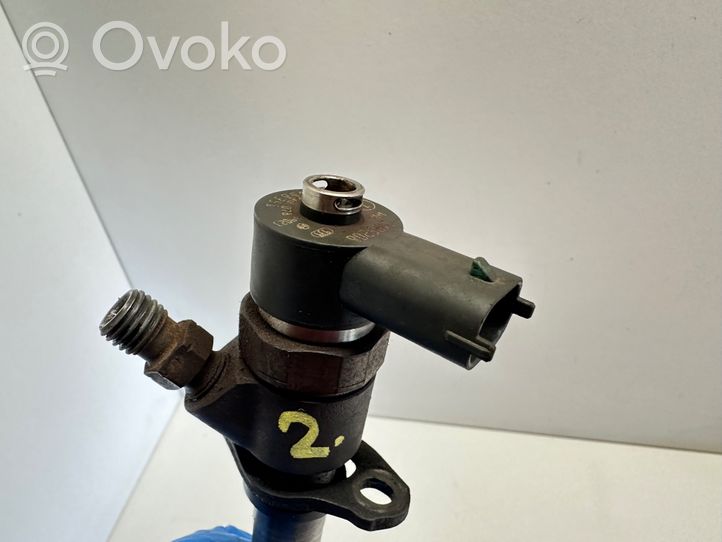 Volvo XC70 Fuel injector 8658351