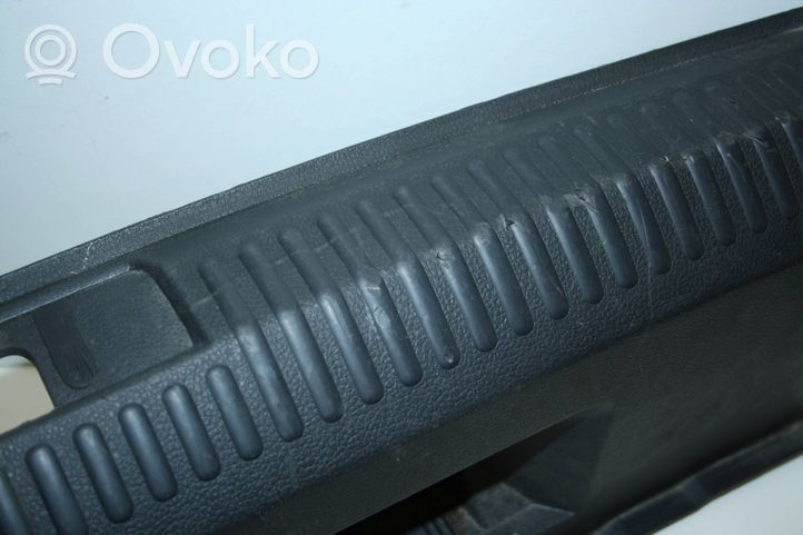 Volkswagen Polo V 6R Bagažinės slenksčio apdaila 6R6863485