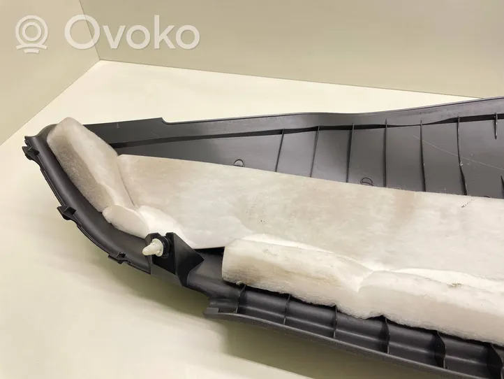 Volkswagen Tiguan Osłona górna fotela tylnego 5N0867765