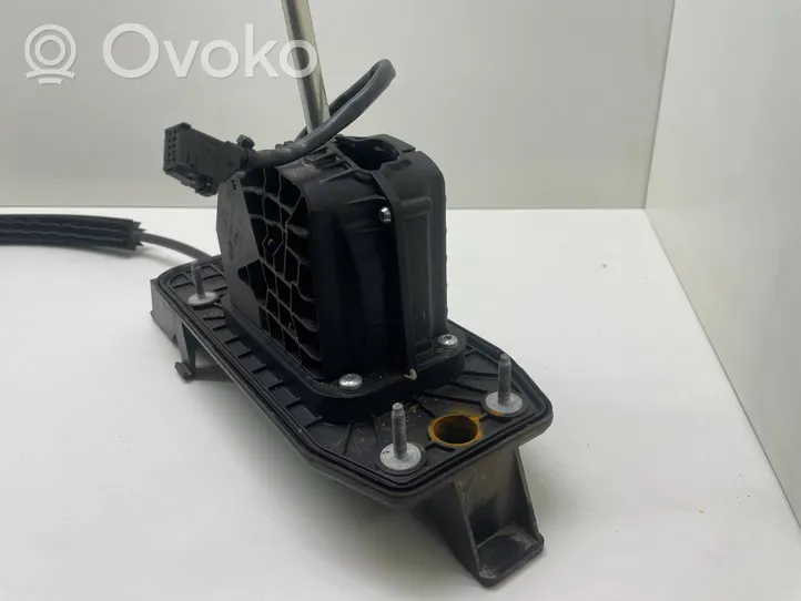 Volkswagen Tiguan Gear shifter/selector 7N1713025K