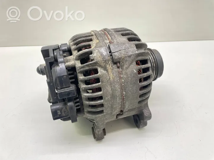 Volkswagen PASSAT B5 Alternador 028903031A