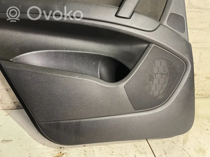 Audi Q7 4L Takaoven verhoilu P0110582