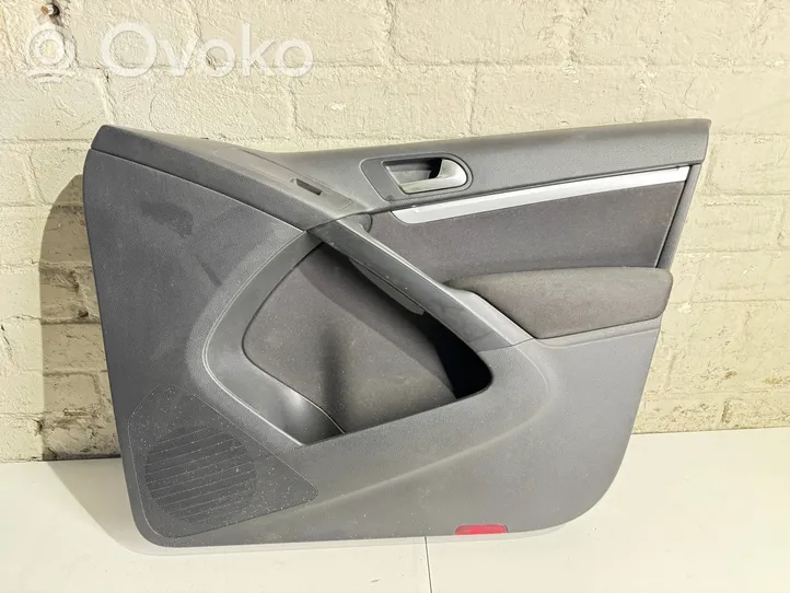 Volkswagen Tiguan Front door card panel trim 5n0867012B