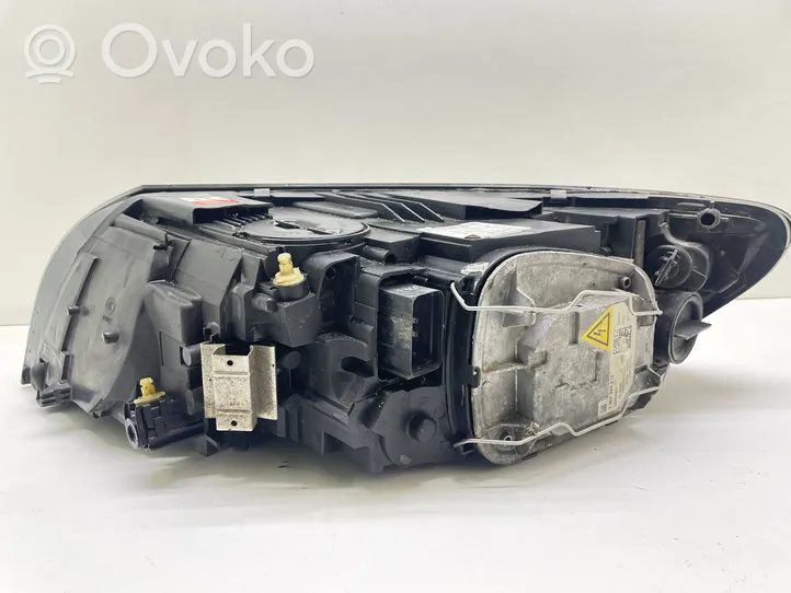 Volvo V50 Lampa przednia 0301237282