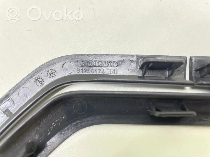 Volvo V50 Seat belt trim 31250174