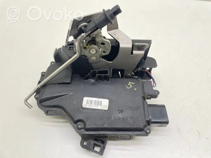 Audi A4 S4 B6 8E 8H Etuoven lukko 8E0839015C