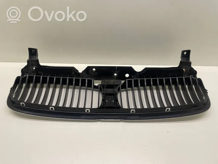 BMW 7 E65 E66 Grille calandre supérieure de pare-chocs avant 7037727