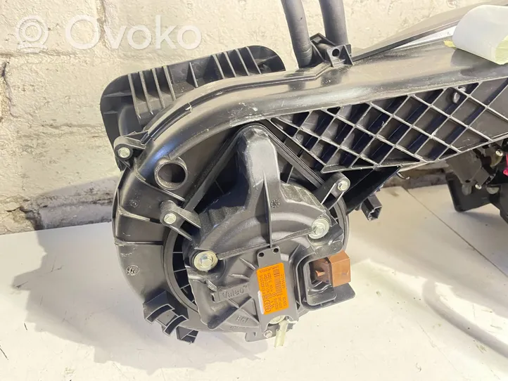 Audi A4 S4 B6 8E 8H Salono oro mazgo komplektas 8E1820021E