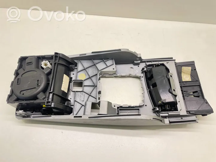 Audi A6 S6 C6 4F Muu keskikonsolin (tunnelimalli) elementti 4F1864261