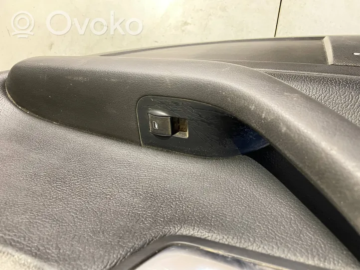 Audi A4 S4 B6 8E 8H Apmušimas galinių durų (obšifke) 8E0867306