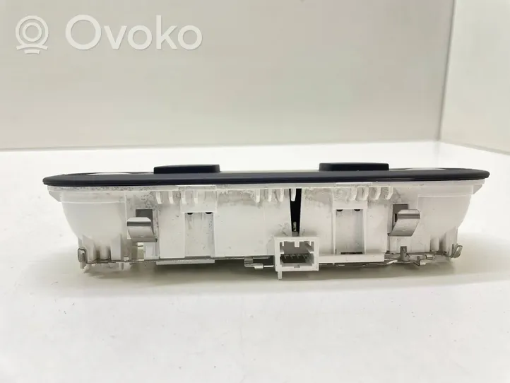 Audi Q5 SQ5 Lampka podsufitki tylna 8T0947111B