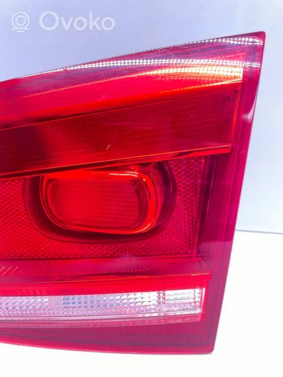 Volkswagen PASSAT B7 Lampa tylna 