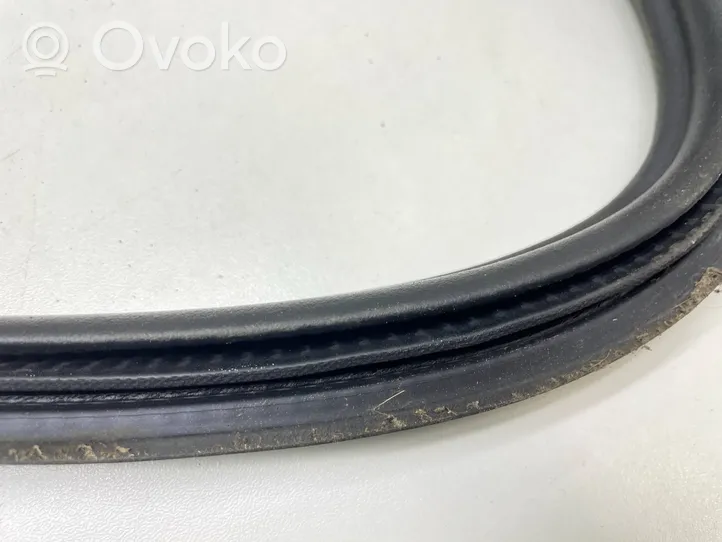 Skoda Kodiaq Seal rubber (tailgate) 565827705