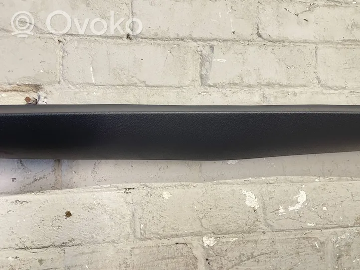 Volkswagen Golf VI Rivestimento portellone 5K6867605