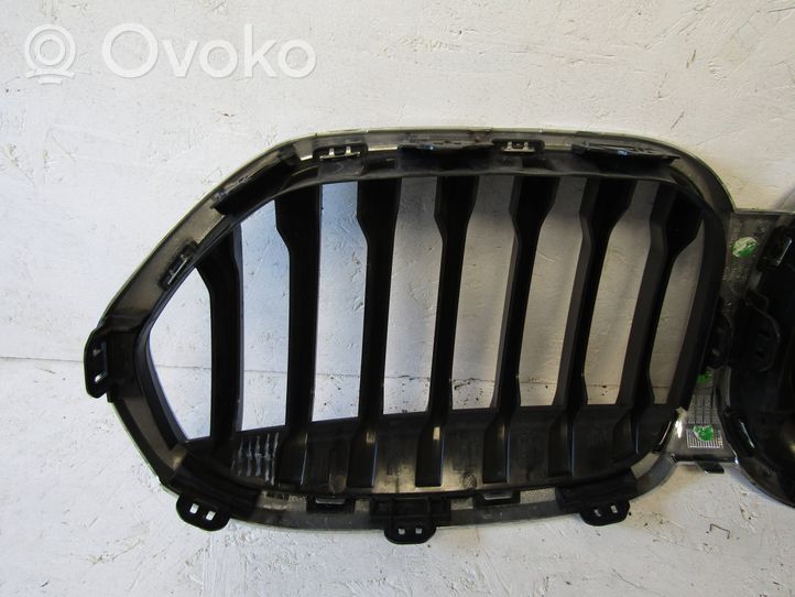 BMW X1 F48 F49 Atrapa chłodnicy / Grill 8493451