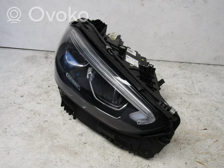 Mercedes-Benz C W206 Lampa przednia A2069067203