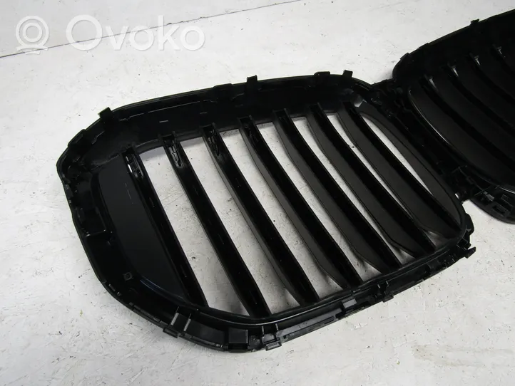 BMW X5 G05 Maskownica / Grill / Atrapa górna chłodnicy 5A67CC4