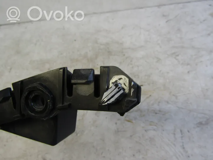 Volvo V40 Uchwyt / Mocowanie zderzaka przedniego 31425111